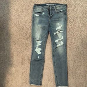 American eagle ripped begging crop